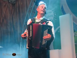 Die Jungen Zillertaler auf der Wiener Kaiser Wiesn